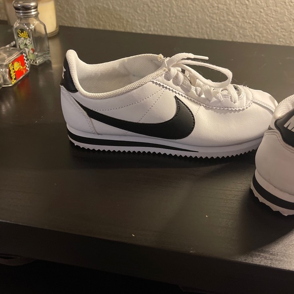 nike cortez. Size Us 7 Uk 4.5 Eu 38 - Picture 7 of 7